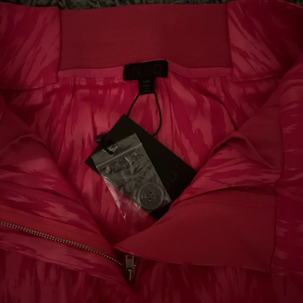 Revolve pants! - Picture 2 of 3